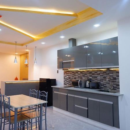 Cozy Entire Condo Unit With Pool Access Angeles Exteriör bild