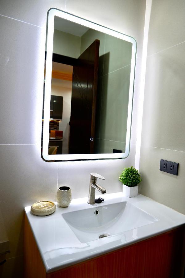 Cozy Entire Condo Unit With Pool Access Angeles Exteriör bild