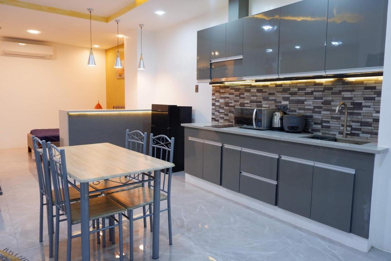 Cozy Entire Condo Unit With Pool Access Angeles Exteriör bild
