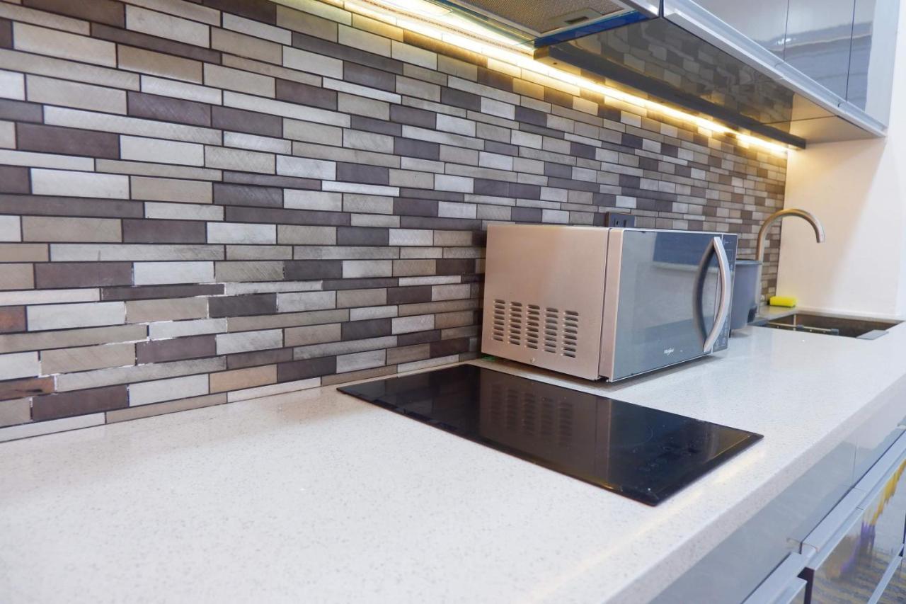 Cozy Entire Condo Unit With Pool Access Angeles Exteriör bild